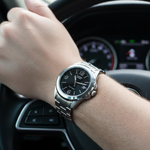 Reloj Casio MTP-1215A-1ADF lifestyle conduciendo